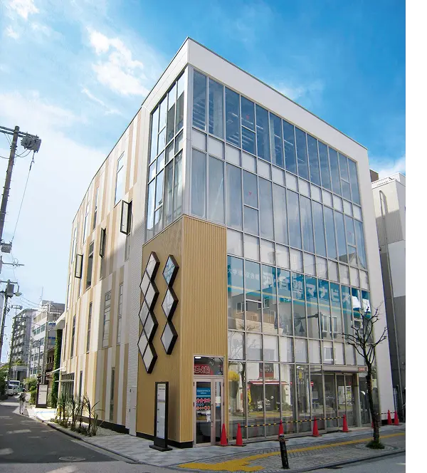 サブリースと最適なテナント誘致で退店リスクを軽減。コインパーキングから商業ビルへ